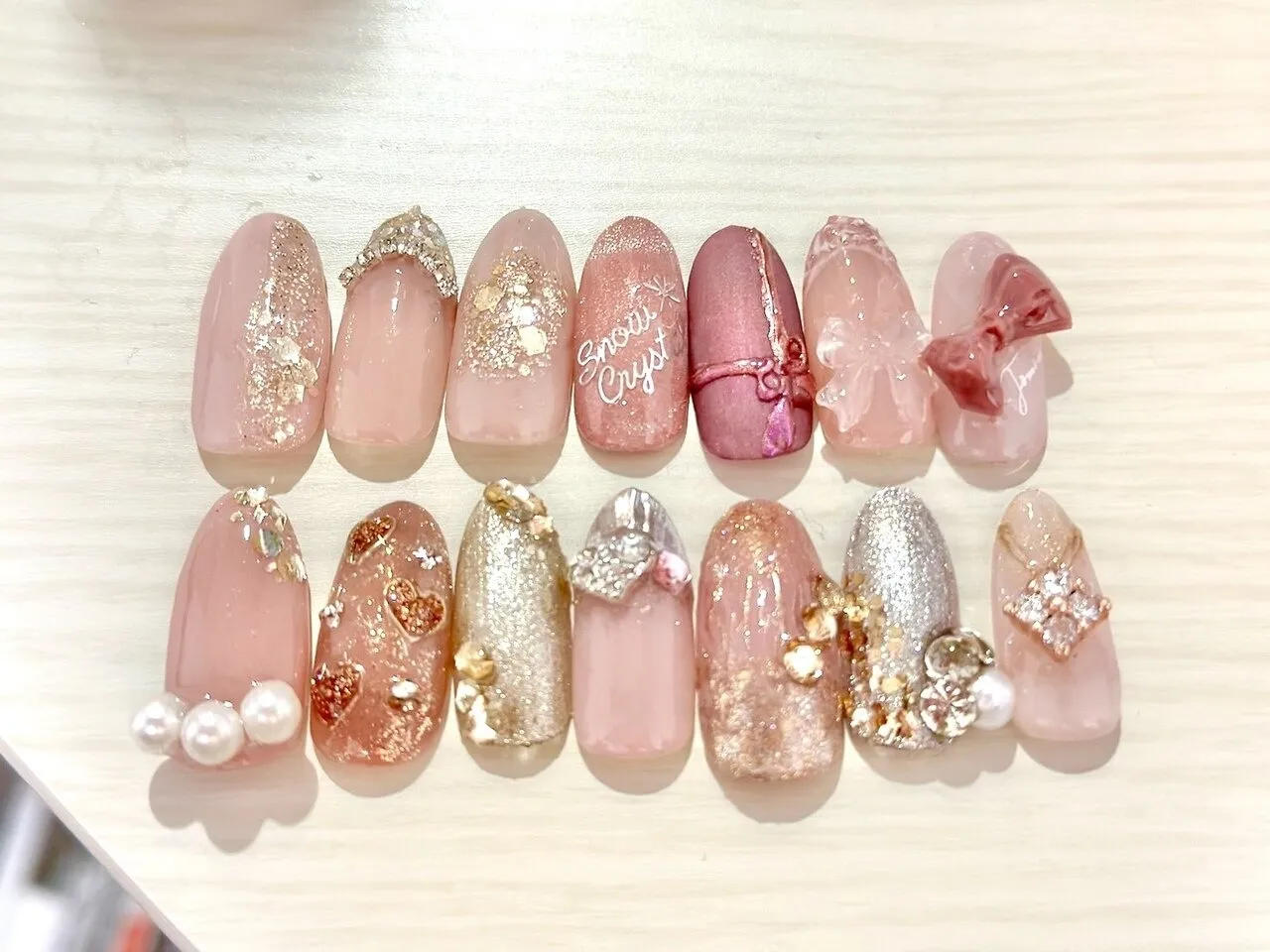 ピンクネイルデザイン